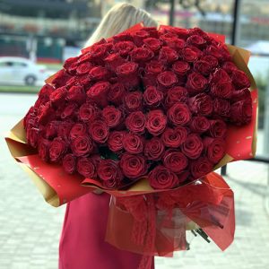  букет зі 101 червоної троянди фото