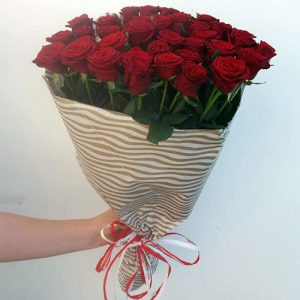 35 красных роз в Белгород-Днестровском фото