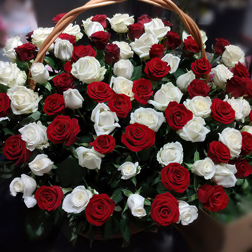 Фото товара Корзина красных и белых роз в Белгород-Днестровском